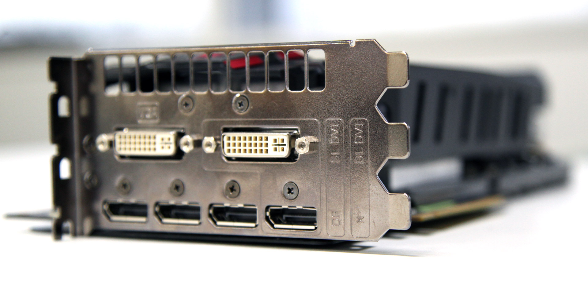 ASUS Radeon HD 7970 ROG MATRIX 05