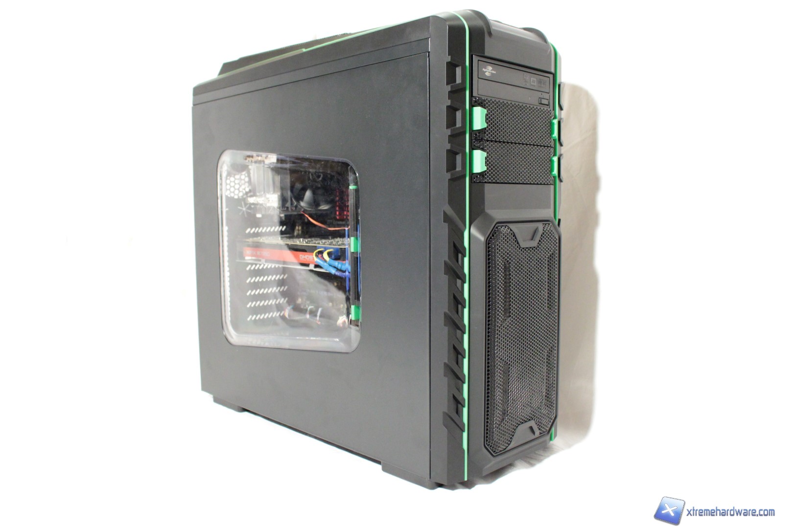 iTek Iron Soldier: un case per i gamers attenti al portafoglio